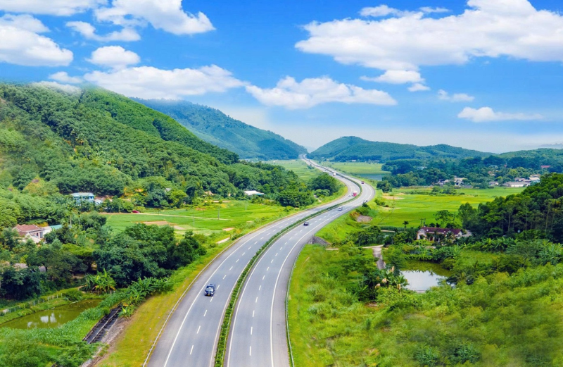 Viet Tri Hoa Binh Expressway project
