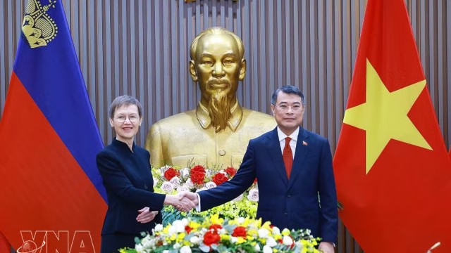 counterpart hold talks